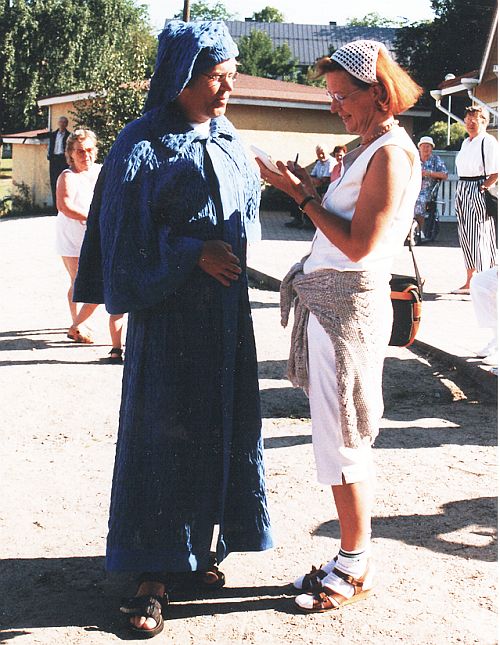 Juhla-asussa Unikeko 2001 Hannu Komonen