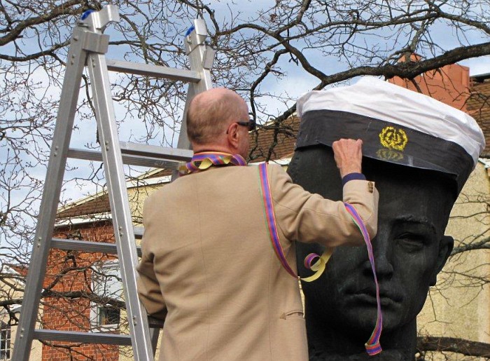 Vuoden 2012 Uuno puhuu