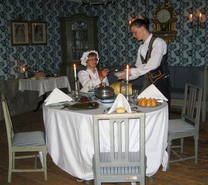 Joulup&ouml;yt&auml;, Maija, Matti